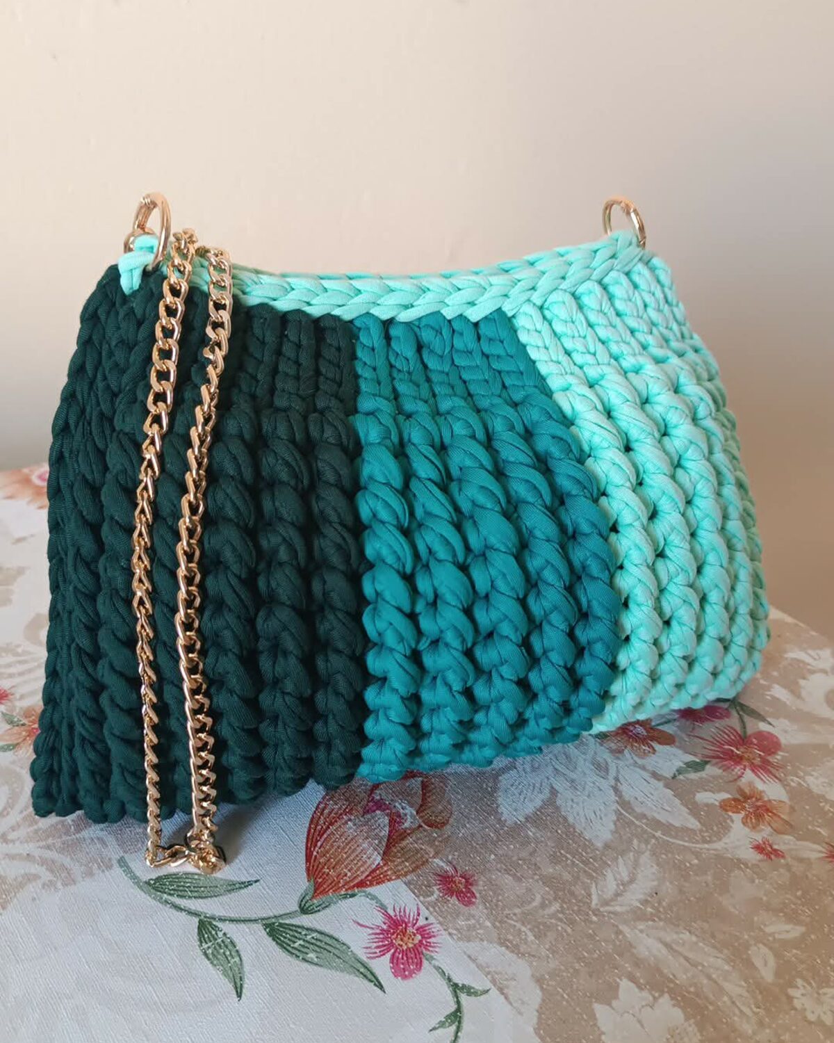 Kelsie bag worked in single crochet